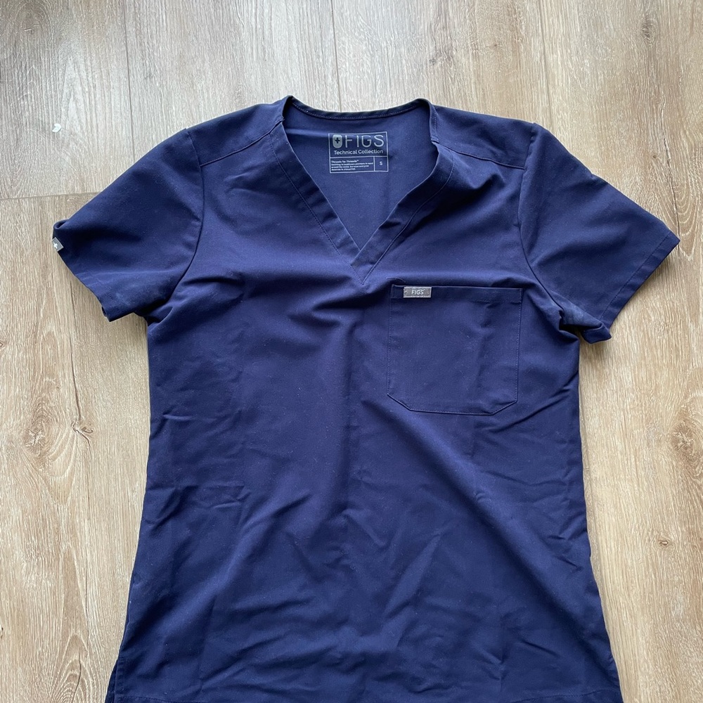 Scrub top